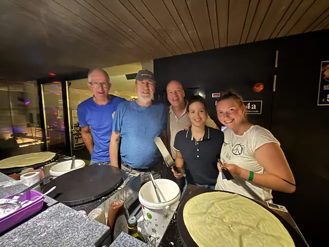 Der VC Mils versorgte die Gäste mit süßen Crêpes. | Foto: Kendlbacher