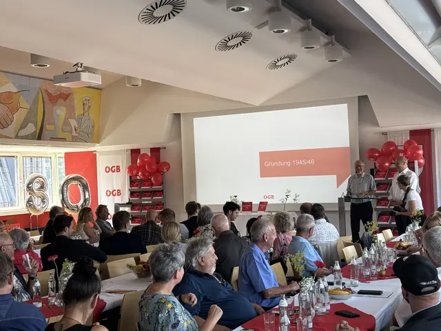 Präsentation des Jubiläumsbuchs von Erwin Niederwieser und Peter Hofer. | Foto: MeinBezirk.
