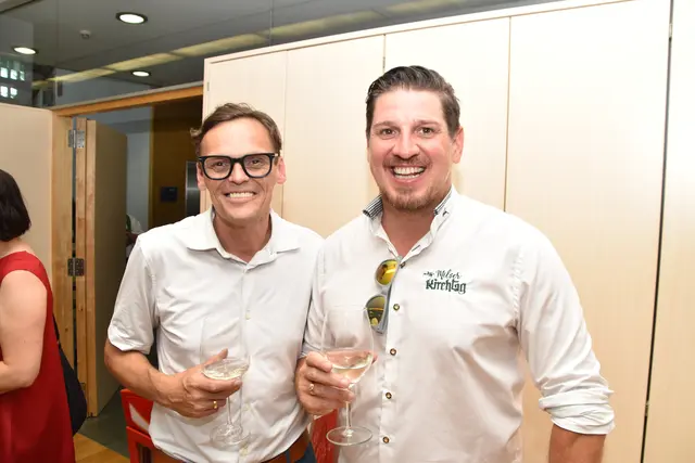 Gut gelaunt: Bgm. Martin Wegscheider (Tulfes) und Patrick Maderbök  | Foto: Kendlbacher