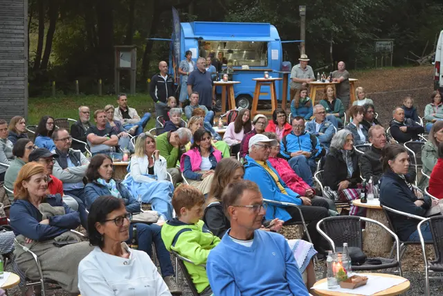 Taktgfühl aus Schönau, Ines und Victoria aus Pabneukirchen, Christoph Lenz aus Tragwein begeisterten beim Kultursommer Pabneukirchen. | Foto: Josef Lumetsberger