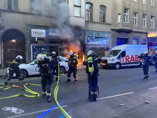 In der Hernalser Hauptstraße brannte ein Geschäft. | Foto: Stadt Wien | Berufsfeuerwehr Wien