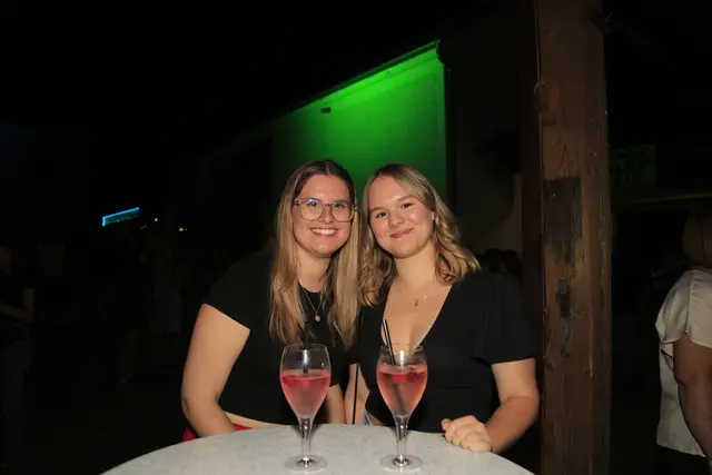 Elisabeth und Johanna gönnten sich einen Lillet | Foto: Thomas Fischer