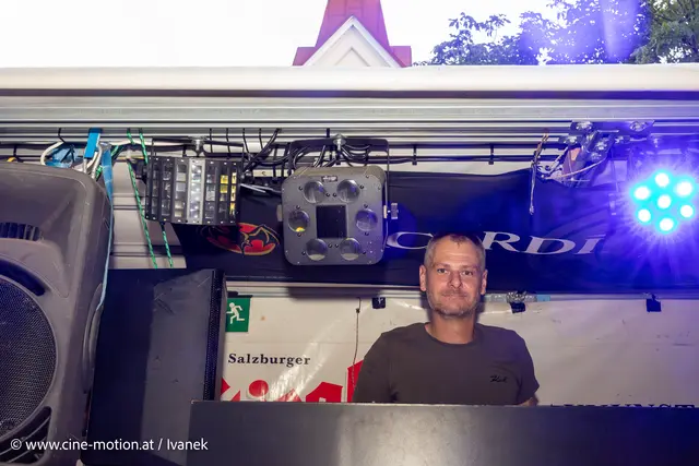 DJ Robert sorgte für musikalische Stimmung und Lichteffekte. | Foto: www.cine-motion.at / Ivanek