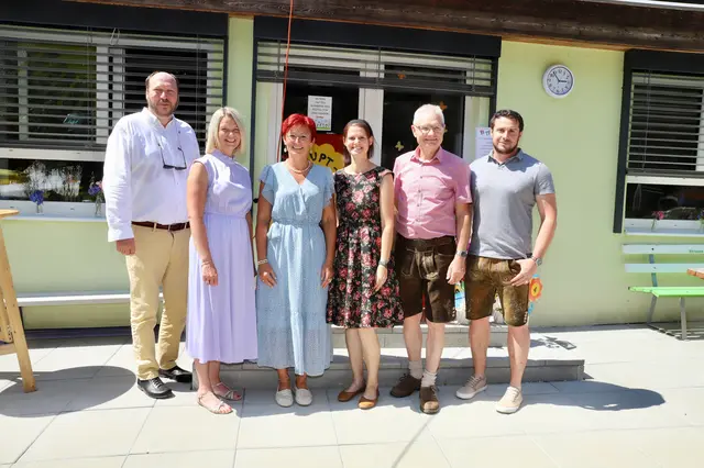 Freude bei Thomas Teubl, Kerstin Raith-Schweighofer, Sabine Bruchmann, Doris Teubl, Hermann Grassl und Christian Fuchs (v. l.). | Foto: Alfred Mayer