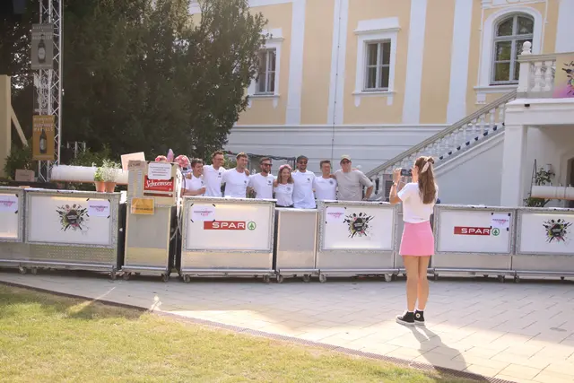 Kurz vor dem Start von "Langenlois blooomt": Schnappschuss unter Kolleginnen und Kollegen.