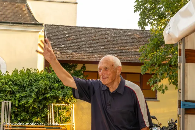  Pfarrer Mag. Ernst Faktor wurde herzlichst begrüßt. | Foto: www.cine-motion.at / Ivanek