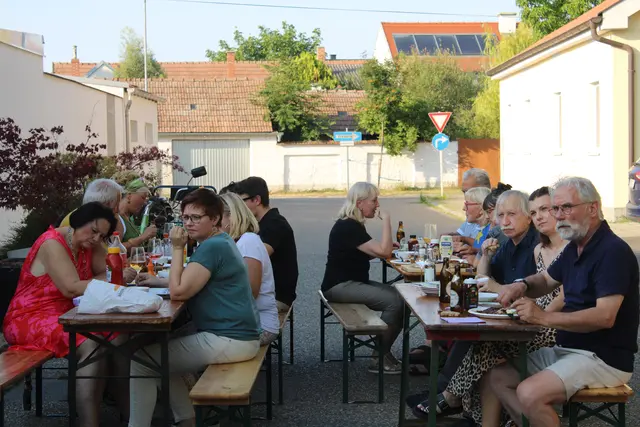 Die Sponsoren SPAR, TANN und GOLSER BIER stellen Speis und Trank für das Fest zur Verfügung.