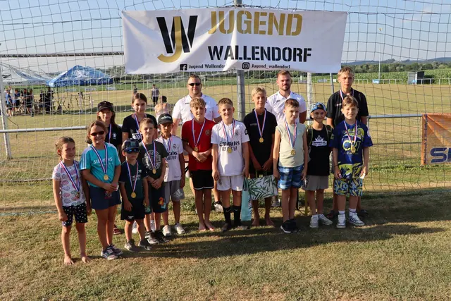 Die teilnehmenden Kindern wurden bei der Siegerehrung mit Medaillen ausgestattet.  | Foto: Jugend Wallendorf