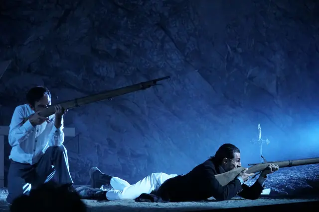 Auch vom Krieg bleibt Falger nicht verschont. | Foto: Reichel