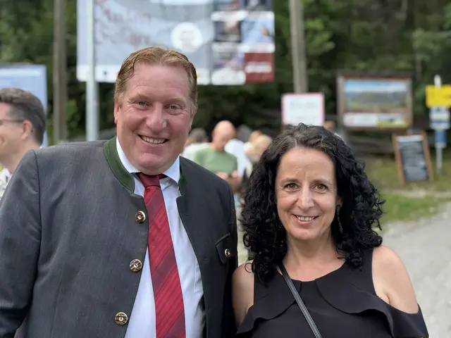 Bürgermeister Markus Gerber mit Nationalrätin Margret Falkner. | Foto: Reichel