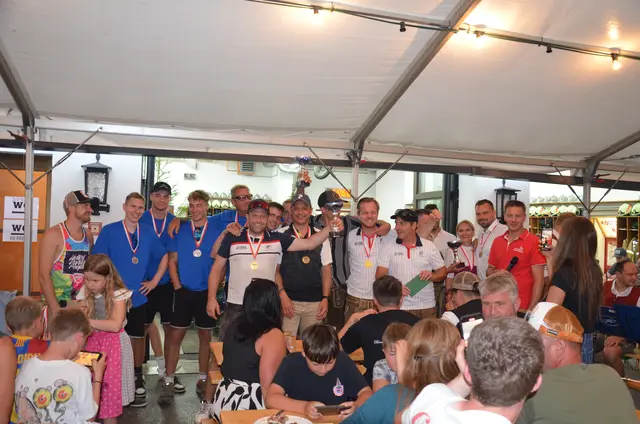 Der "TC Werfenweng" freute sich über den Sieg beim Riesenwuzzler-Turnier.  | Foto: Maria Astner-Meißnitzer