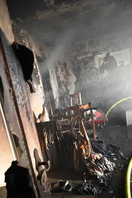 Die Wohnung brannte aus. | Foto: Stadt Wien | Berufsfeuerwehr Wien