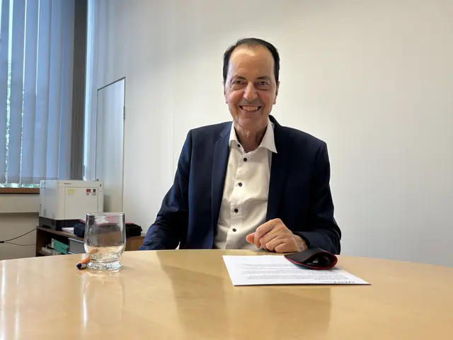 UMIT-Rektor Rudolf Steckel im Gespräch mit MeinBezirk. | Foto: Kendlbacher