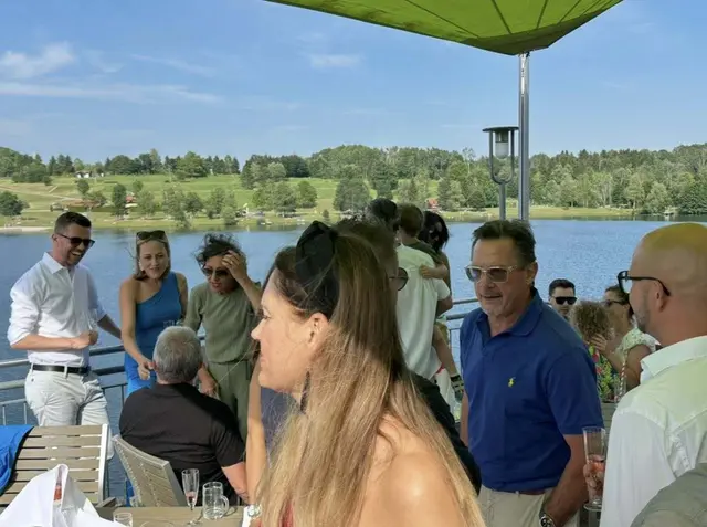 Prächtiges Wetter auf der Seeterrasse, auch Werner Gregoritsch kam vorbei. | Foto: Stadtgemeinde Köflach