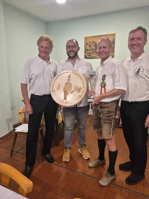 Erich Pichl, Christoph Zoder, Schützenkönig Andreas Müssauer und Wolfang Tuider (v.l.) | Foto: Bürgerkorps Waidhofen/Thaya