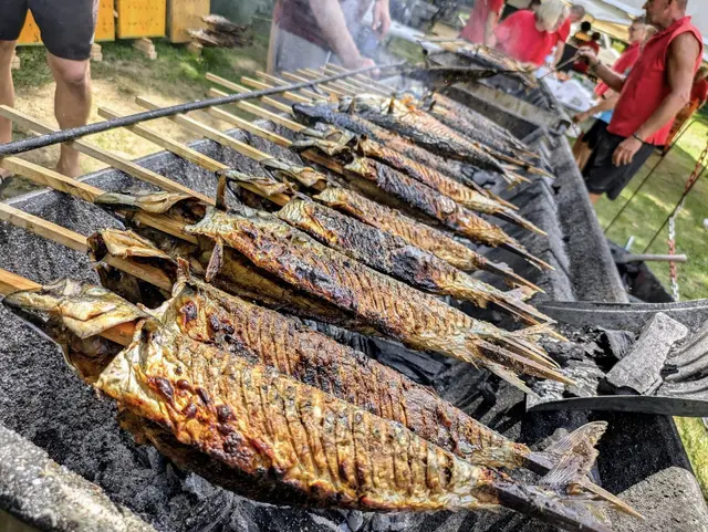 Die Steckerlfische in Niederneukirchen, g'schmackig gewürzt nach Opa Zeilingers Geheimrezeptur.  | Foto: SPÖ Niederneukirchen