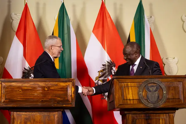 Der österreichische Bundespräsident Alexander Van der Bellen war die vergangenen vier Tage auf Staatsbesuch in Südafrika und hatte dabei Österreichs Interesse an engeren Verbindungen mit dem Land geäußert.  | Foto: PETER LECHNER / APA / picturedesk.com