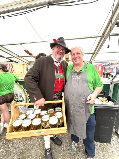 Sorgten für Nachschub: Josef Grander, Wolfgang Hagsteiner. | Foto: Kogler