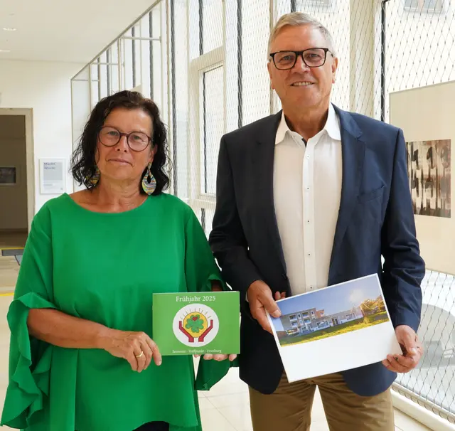 Pensionistenverband-OÖ-Landespräsidentin Birgit Gerstorfer und der Lengauer Bürgermeister Erich Rippl stellten in Linz das beispielgebende „Generationenhaus Kleeblatt“ vor. | Foto: Pensionistenverband OÖ