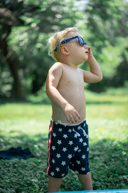 Starke Sonneneinstrahlung kann für Kleinkinder gefährlich sein. | Foto: Zachary Kadolph/Unsplash