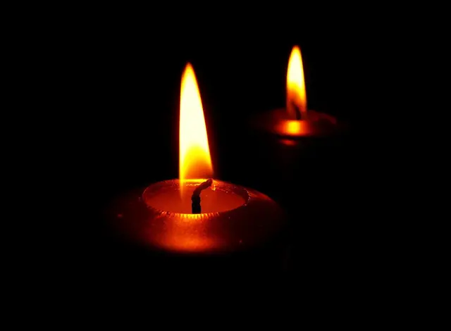 Der 34-Jährige dürfte laut Angaben einer Zeugin vor dem Kreisverkehr Velm die Kontrolle des Motorrades verloren haben und kam schwer zu Sturz. Das Motorrad wurde durch die Luft über den Kreisverkehr in das gegenüberliegende Feld geschleudert. Unser aufrichtiges Beileid an die Hinterbliebenen. | Foto: Pixabay/Symbol