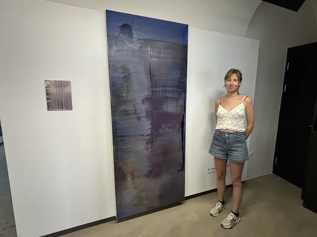 Die Künstlerin Janine Weger präsentiert ihre Werke in der „Neuen Galerie“ der Hofburg Innsbruck, noch bis 9. August 2025. | Foto: Kendlbacher