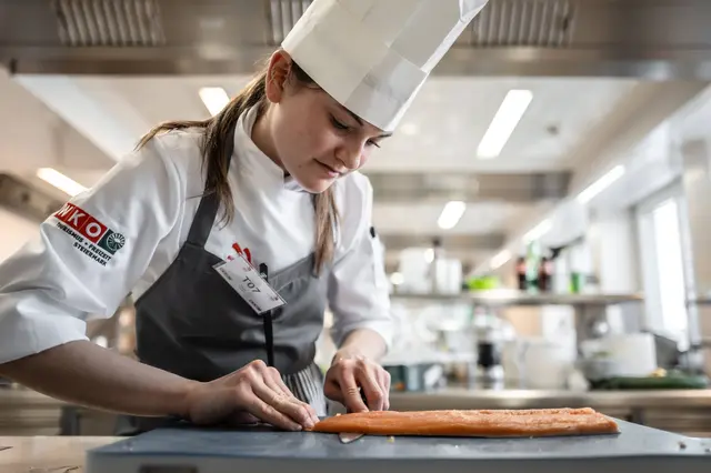 Ein aufgehender Stern in der Gastronomie: Köchin Marlies Kobald gewann bei Staatsmeisterschaften im Tourismus die Goldmedaille. | Foto: KK