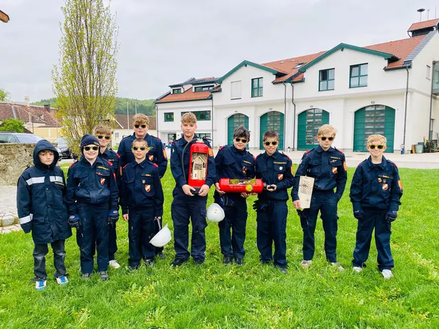 Die Freiwillige Feuerwehr Heiligenkreuz im Wienerwald wurde im Jahr 1876 gegründet und ist seither ein unverzichtbarer Teil des örtlichen Sicherheitswesens. Derzeit engagieren sich 57 aktive Kameradinnen und Kameraden ehrenamtlich im Einsatzdienst. Die Feuerwehrjugend zählt 12 motivierte Mitglieder, die sich mit viel Begeisterung auf ihre zukünftige Aufgabe vorbereiten.  | Foto:  Freiwillige Feuerwehr Heiligenkreuz