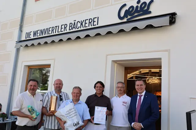Die Innenstadt von Klosterneuburg bekam Zuwachs: Die Bäckerei Geier eröffnete am Stadtplatz ein neues Fachgeschäft.  | Foto: Stadt Klosterneuburg / Maleschek