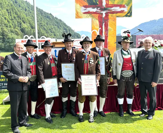 Vier verdiente Schützen wurden in Kirchdorf geehrt. | Foto: Kogler
