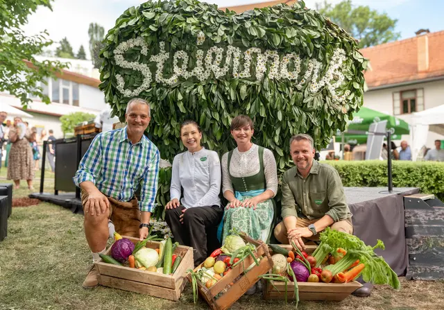Eröffnung: Gernot Deutsch (ÖHV Steiermark), Jaimy Reisinger (Pâtissiere), Astrid Steharnig-Staudinger (GF Österreich Werbung) und STG-Tourismus-Geschäftsführer Michael Feiertag | Foto: STG/René Strasser