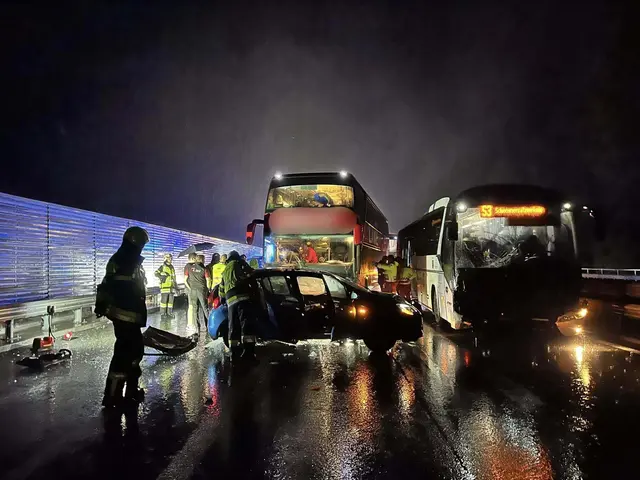 Die Unfallstelle. Mehrere Fahrzeuge beschädigt. | Foto: Freiwillige Feuerwehr Rennweg am Katschberg