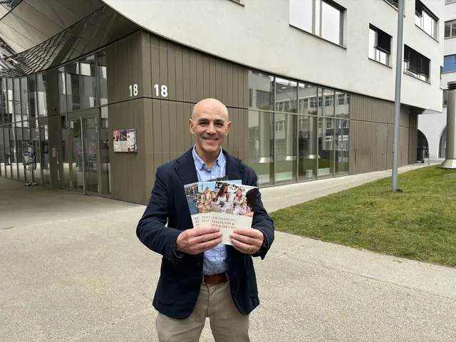 Die italienische Sprache mit der Kultur und der italienischen Lebensart verbinden und an italophile Salzburgerinnen und Salzburger weiter vermitteln - so beschreibt Giorgio Simonetto sein Ziel als Präsident der "Società Dante Alighieri Salzburg". | Foto: Lisa Gold 