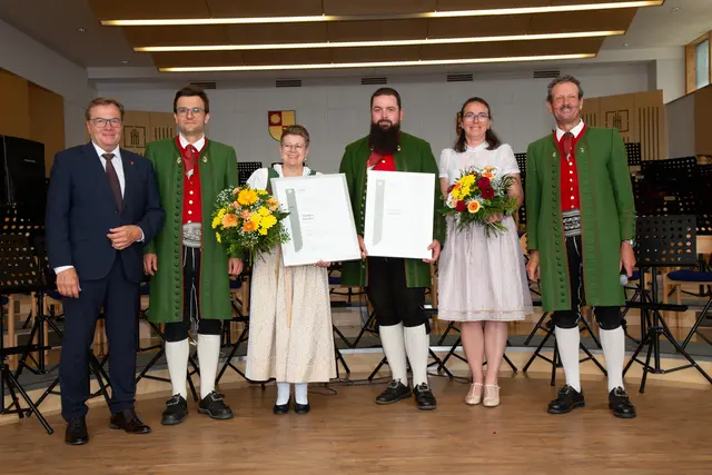 Günther Platter, Philipp Goller, Monika Stecher, Christoph Sprenger, Susanne Sprenger und Ulrich Thurnes (v.l.). | Foto: Maria Venier