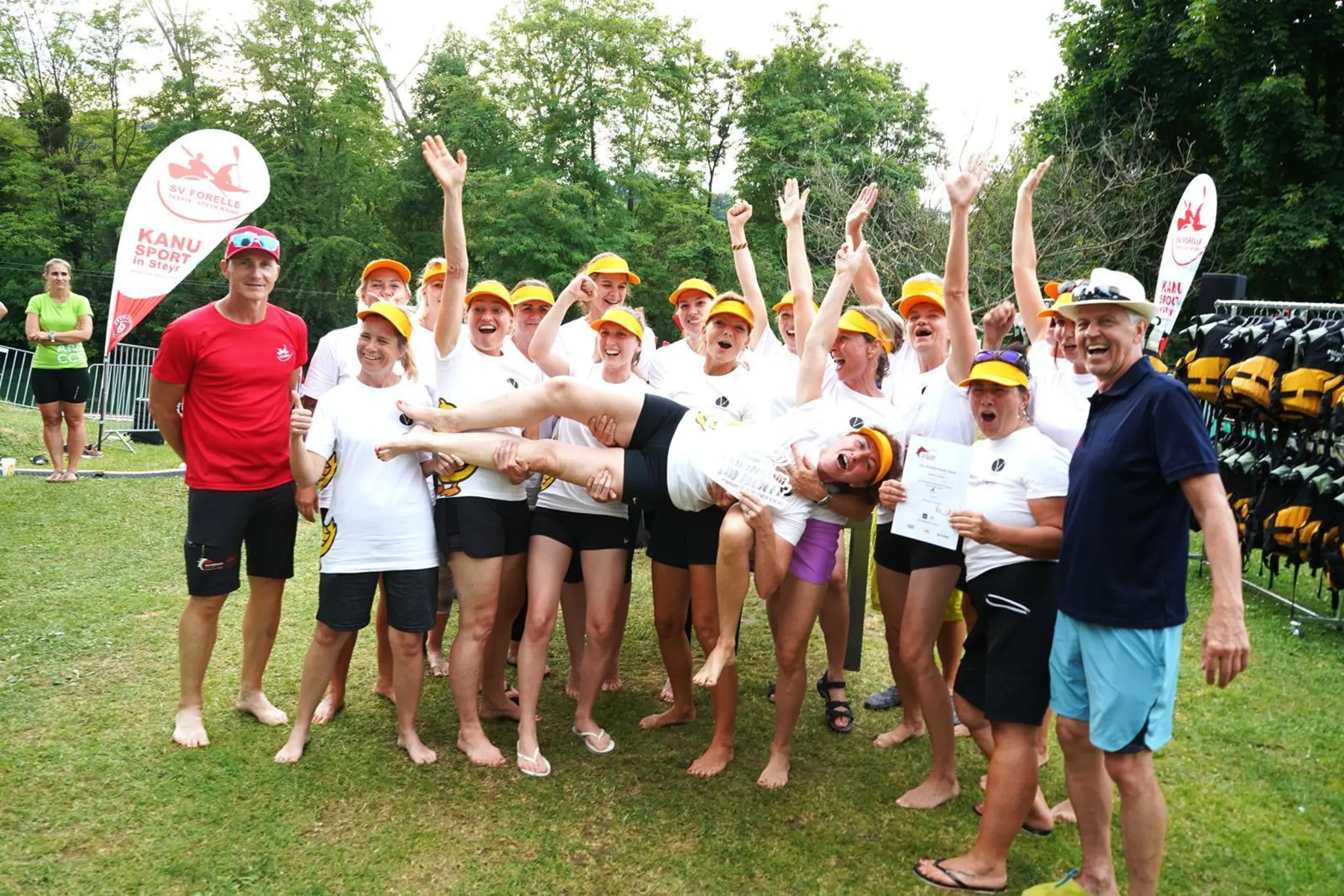 10 Drachenbootrennen in Steyr: Team Obermair war auf der Enns