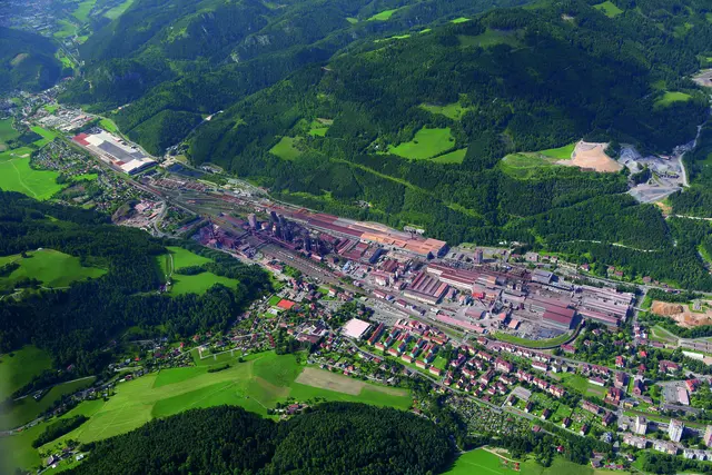 Die steirische Landesregierung hat Verordnungsentwürfe für Energie-Sonderstandorte in Leoben und Kapfenberg mit dem Ziel der Errichtung großer Photovoltaikanlagen zur Begutachtung freigegeben.  | Foto: voestalpine
