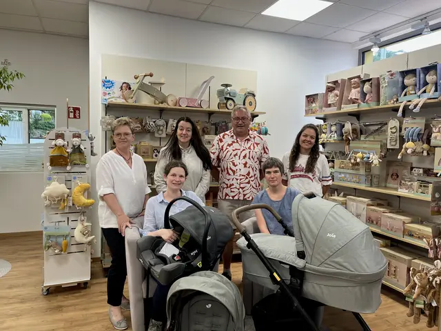 In Kooperation mit Joie und Frau Doktor Schaffler spendete das Babyland Hartberg ein dringend benötigtes Kinderwagenset. | Foto: Anna Riegler