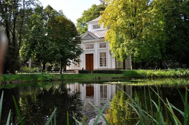 Die Hofgartenfreunde setzten sich für den Erhalt der Schönheit unserer städtischen Parkanlagen ein. Nach dem Interview mit den Verantworltichen weiß man: Der Hofgarten und der Schlosspark Ambras sind in guten Händen. | Foto: Gurschler