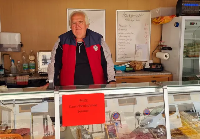 Fleisch wird ebenfalls angeboten. | Foto: Ingrid Burtscher