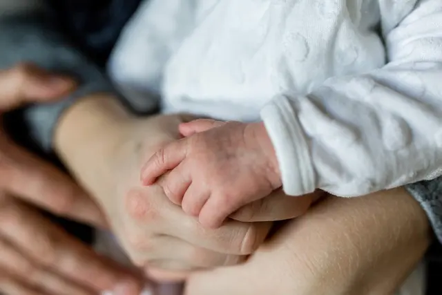 Die scheinbar fehlende Auszahlung des Kinderbetreuungsgeldes stellt Wienerinnen und Wiener vor eine Herausforderung. (Symbolfoto) | Foto: Pixabay/Nadine Hillemeyer 