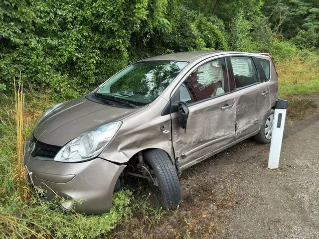 Seitliche Kollision bei Fahndorf: Zwei Fahrzeuge beteiligt. | Foto: DOKU-NÖ