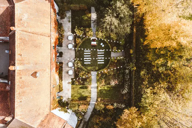 Das Schloss Ernegg bei Steinakirchen liegt mitten im Grünen. | Foto: Michael Schafranek/Schloss Ernegg
