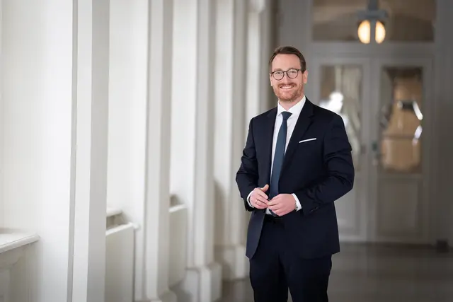„Die Projekte und Maßnahmen sind maßgeschneidert auf die jeweiligen Bedarfe und Potenziale der Regionen. Möglich wird das nur durch die enge Einbindung der Tiroler Regionalmanagements als wesentliche Partner für die Entwicklung und Begleitung der Umsetzung vor Ort", so LHStv Philip Wohlgemuth. | Foto: Land Tirol/Christanell