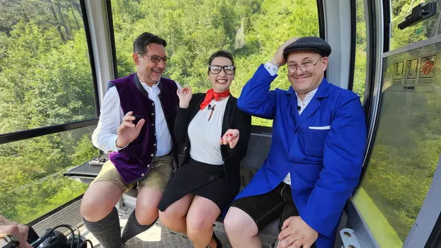 Foto: Sofia Pellegrini: Das frisch gebackene Kabarettduo "Hansi & Leni" sorgt für turbulent-humorige Passagen in der Fernsehgondel bei Andreas Seeburger am Muttersberg.