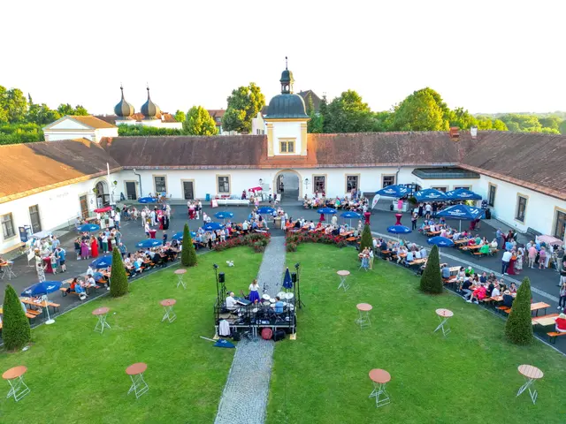 Im wunderbaren Ambiente des Stiftes Reichersberg ging am 4. Juli 2025 das erste Weinfest über die Bühne. | Foto: D.medien