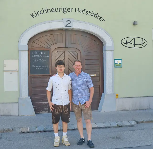 Stefan Haase und Festobmann Michael Hofstädter. Die Großväter waren von Anfang an dabei, mittlerweile sind die beiden Winzer in der dritten Generation bei den Jakobitagen vertreten. 
 | Foto: Claudia Reisinger