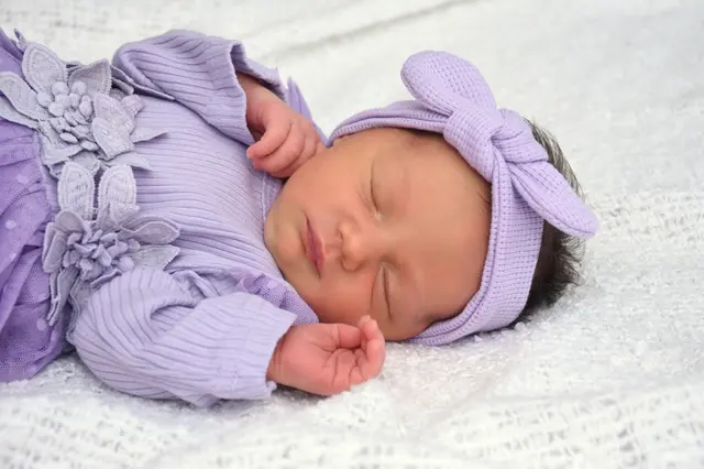 Name: Hannah-Sophie
Geburtsdatum: 27.06.2025
Gewicht: 2970 g
Größe: 51 cm
Geschwister: Felix
Eltern: Jasmin Maier und Florian Schönast aus Eichkögl | Foto: Babysmile