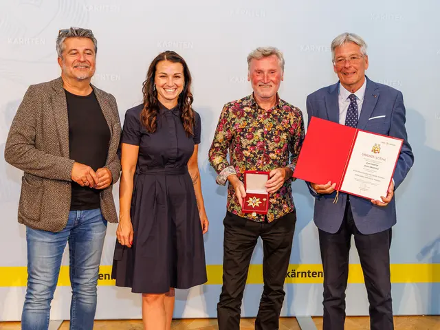 Emil Krištof wurde mit dem "Große Ehrenzeichen des Landes Kärnten" geehrt.  | Foto: LPD Kärnten/Jannach