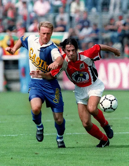 Damir Muzek im Zweikampf mit Tirols Andreas Schiener, 1996 | Foto: GEPA