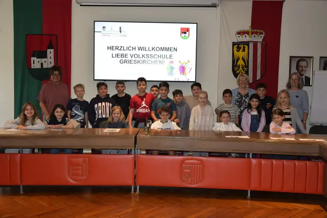 Die SchülerInnen aller drei dritten Klassen waren im Rathaus zu Gast. | Foto: VS Grieskirchen